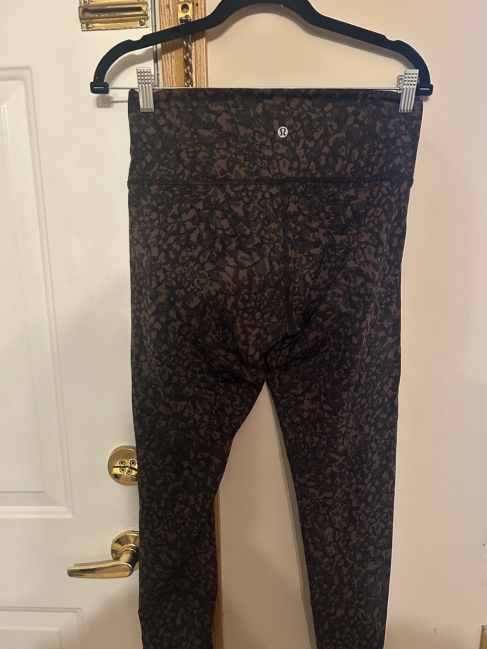 Lululemon cheetah print leggings athletic athleisure size 10 M L Full Length